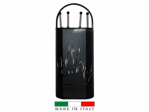 trespoli-curvo-con-rombi-in-ferro-battuto